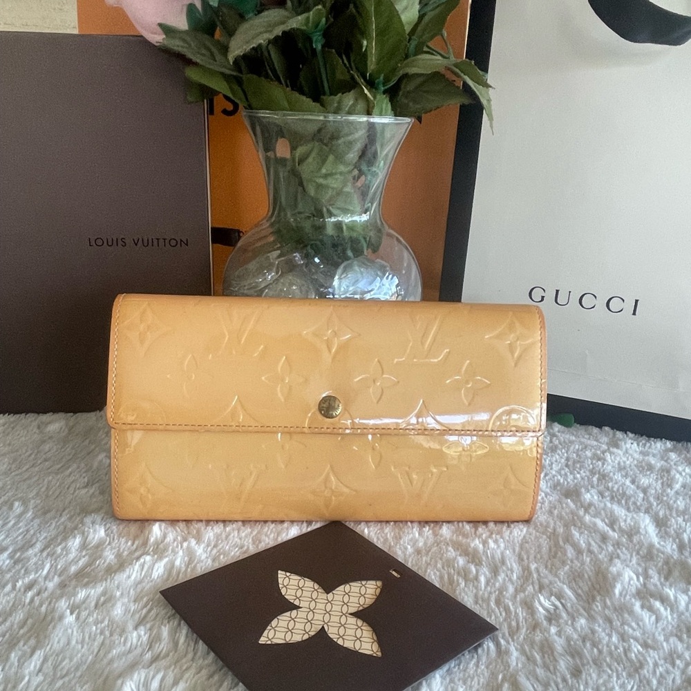 Louis Vuitton Glossy Beige Wallet